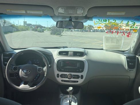 Used 2016 Kia Soul EV FWD image 17