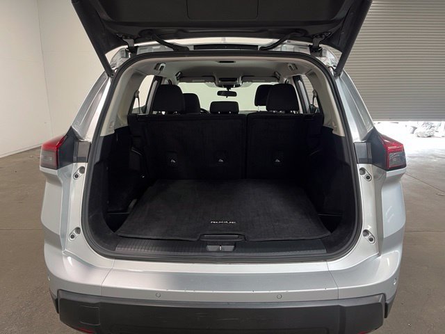 Used 2024 Nissan Rogue SV FWD image 17