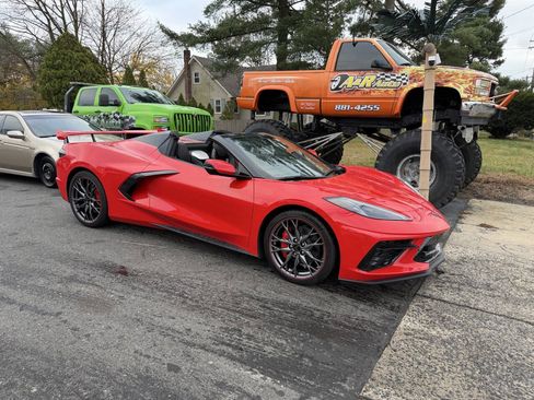 Used 2025 Chevrolet Corvette Stingray Premium Conv w/ Battery Protection Package RWD image 3