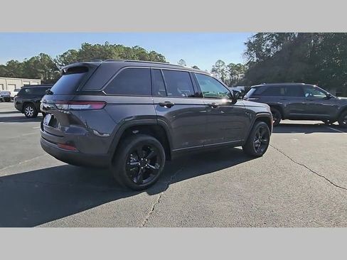 New 2026 Jeep Grand Cherokee Limited w/ Limited Altitude Package image 36