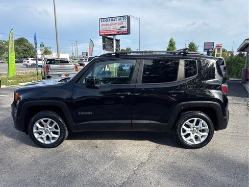 Used 2017 Jeep Renegade Latitude AWD/4WD image 8