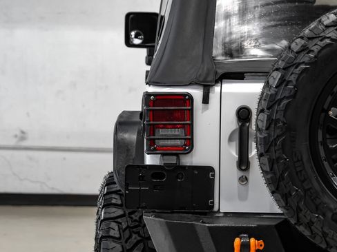 Used 2015 Jeep Wrangler Sport w/ Quick Order Package 24S AWD/4WD image 35