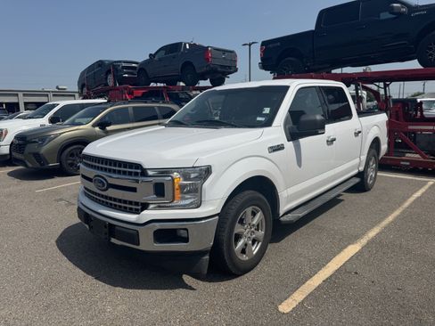 Used 2018 Ford F150 XLT w/ Equipment Group 301A Mid RWD image 2