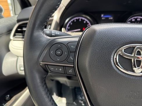 Used 2021 Toyota Camry SE FWD image 12
