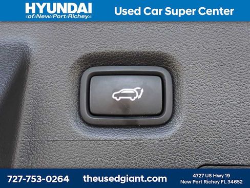 Used 2023 Hyundai Santa Fe SEL FWD image 13
