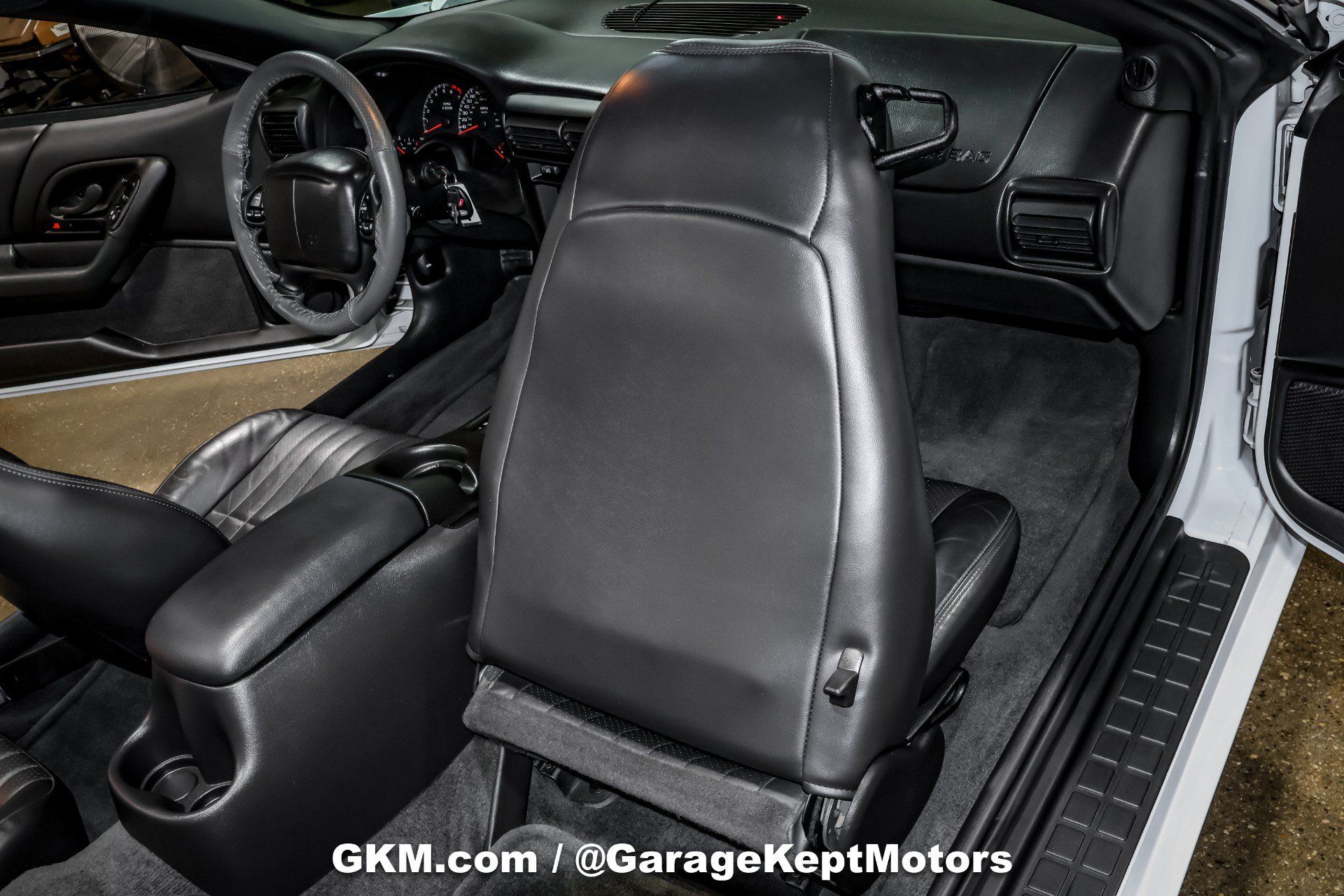 Used 2002 Chevrolet Camaro Z28 RWD image 87