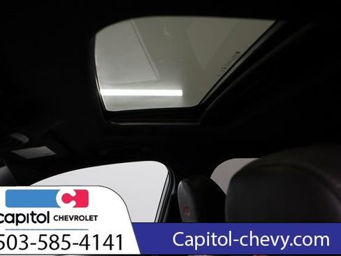 Used 2024 Chevrolet Trax RS w/ Sunroof Package FWD image 13