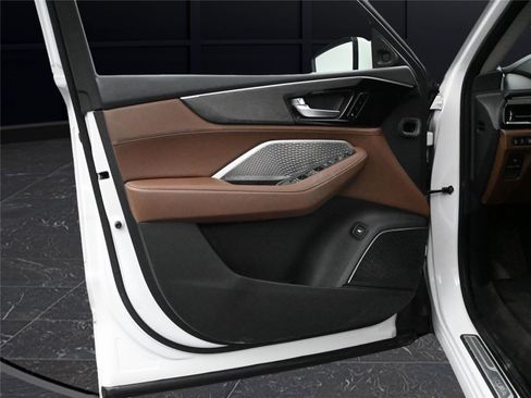 Certified 2023 Acura MDX SH-AWD w/ Advance Package image 9