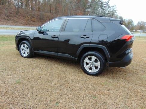 Used 2020 Toyota RAV4 XLE w/ All Weather Liner Package image 20