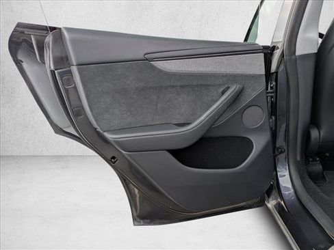 Used 2026 Tesla Model Y AWD image 16