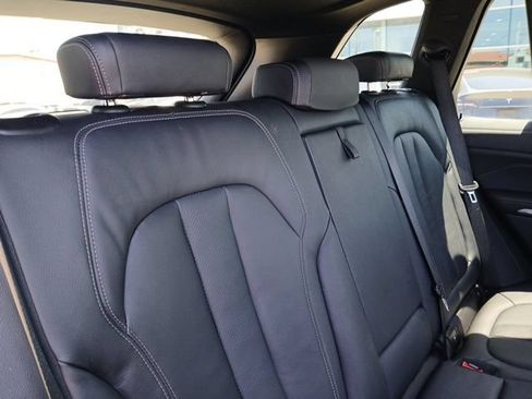 Used 2022 BMW X5 xDrive40i w/ Premium Package AWD/4WD image 12