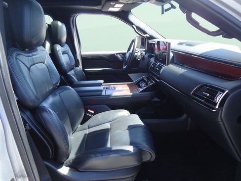 Certified 2023 Lincoln Navigator L Reserve AWD/4WD image 29