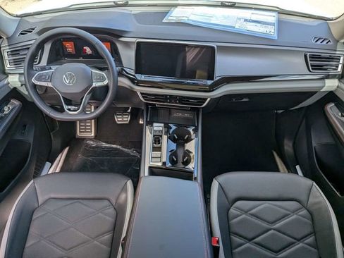 New 2026 Volkswagen Atlas Peak Edition image 17