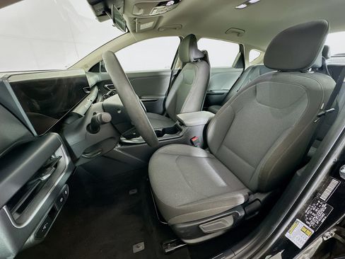 Used 2025 Kia K4 FWD image 13