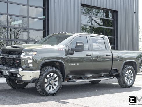 Used 2022 Chevrolet Silverado 2500 LT w/ Convenience Package image 2