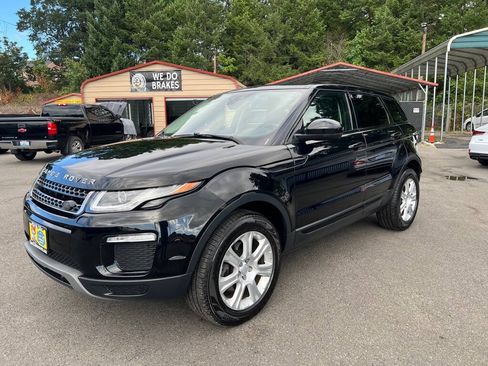 Used 2017 Land Rover Range Rover Evoque SE Premium AWD/4WD image 4