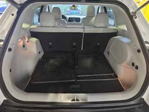 Used 2022 Jeep Cherokee Limited AWD/4WD image 7