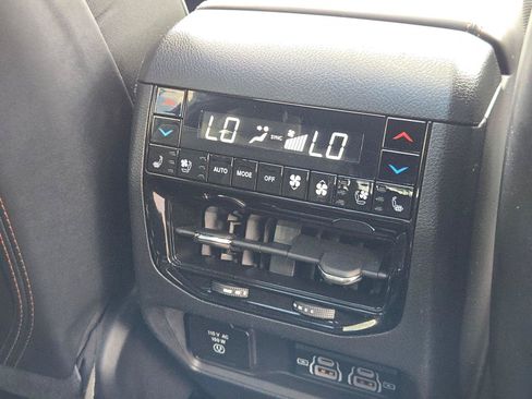 Certified 2024 Jeep Grand Cherokee L Summit AWD/4WD image 22