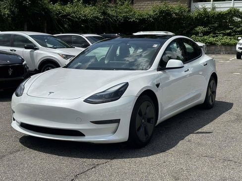 Used 2023 Tesla Model 3 Standard Range RWD image 5