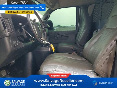 Used 2017 Chevrolet Express 2500 Extended RWD image 9