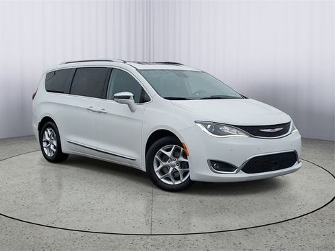Certified 2020 Chrysler Pacifica Limited image 1