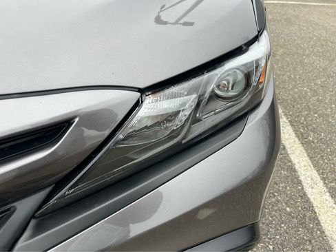 Used 2024 Toyota Camry SE image 5