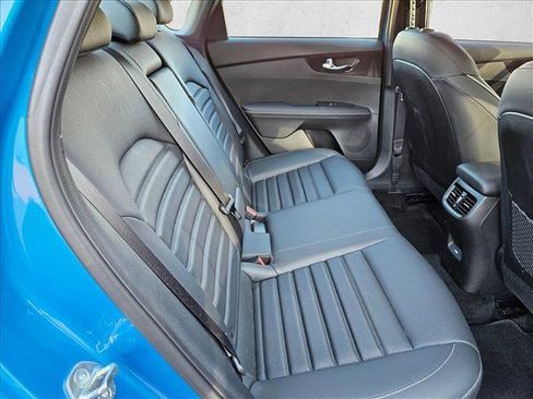 Used 2021 Jaguar F-PACE R-Dynamic S image 18