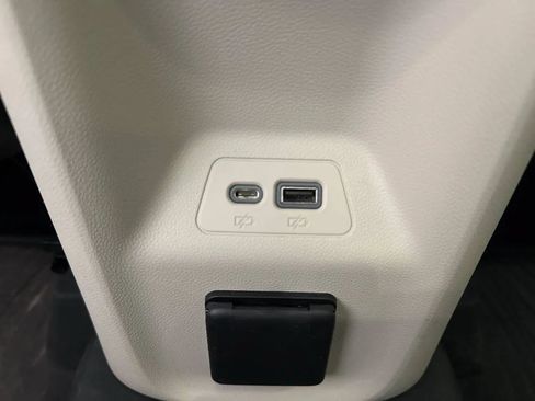 Used 2023 Buick Envision Avenir FWD image 41