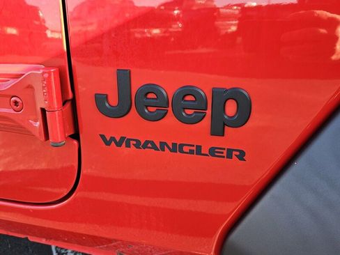Used 2022 Jeep Wrangler Sport image 13