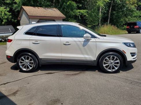 Used 2017 Lincoln MKC Select w/ Select Plus Package AWD/4WD image 7