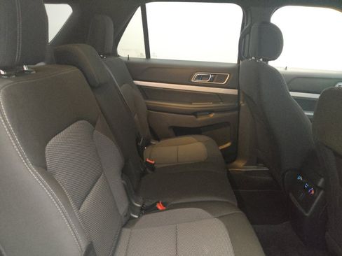 Used 2017 Ford Explorer XLT image 19