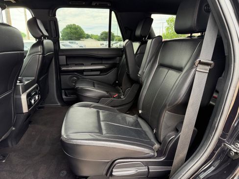 Used 2020 Ford Expedition XLT w/ Equipment Group 202A AWD/4WD image 22