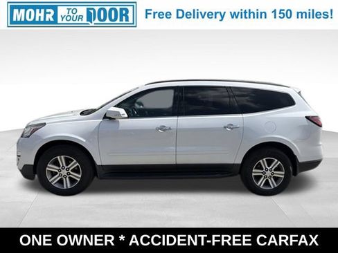 Used 2017 Chevrolet Traverse LT FWD image 2