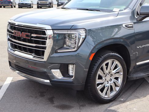 Used 2021 GMC Yukon XL SLT w/ SLT Premium Package AWD/4WD image 6