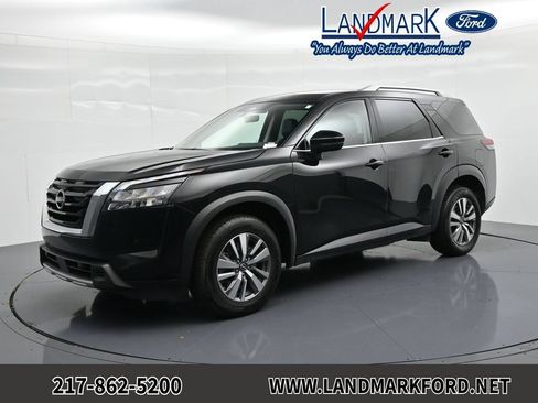 Used 2025 Nissan Pathfinder SL FWD image 1
