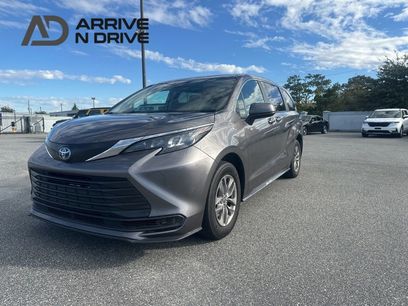 Used 2024 Toyota Sienna LE