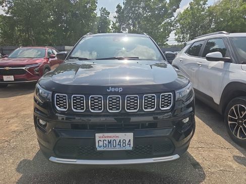 Used 2025 Jeep Compass Limited AWD/4WD image 2