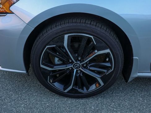 New 2025 Nissan Altima 2.5 SR image 11