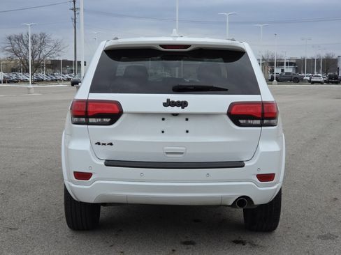 Used 2019 Jeep Grand Cherokee Altitude image 16