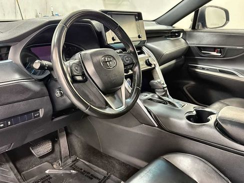 Used 2021 Toyota Venza XLE w/ Carpet Mat Package (TMS) AWD/4WD image 12