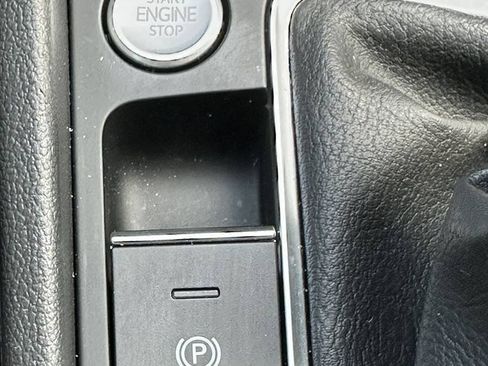 Used 2023 Volkswagen Jetta SE FWD image 37