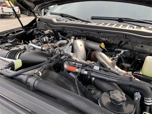 New 2024 Ford F450 Platinum w/ FX4 Off-Road Package image 11