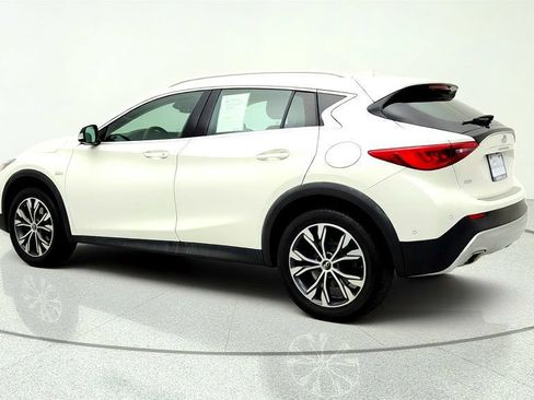 Used 2018 INFINITI QX30 Premium w/ Technology Package AWD/4WD image 7