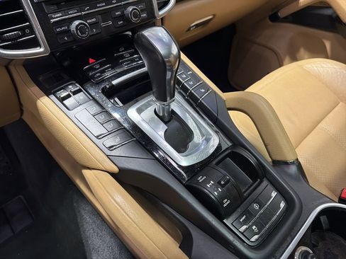 Used 2016 Porsche Cayenne image 16