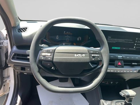 Used 2025 Kia K4 FWD image 21