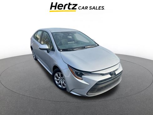 Used 2025 Toyota Corolla LE image 1