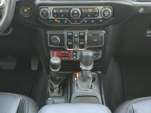 Certified 2022 Jeep Wrangler Unlimited Rubicon AWD/4WD image 17