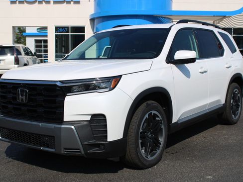 New 2026 Honda Pilot image 2