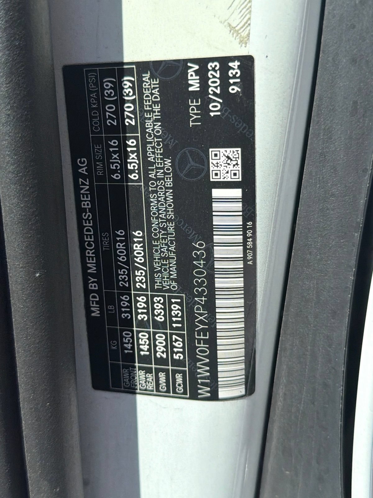 Used 2023 Mercedes-Benz Metris Passenger image 3