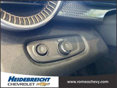 Used 2025 Chevrolet Trax ACTIV w/ Driver Confidence Package FWD image 29